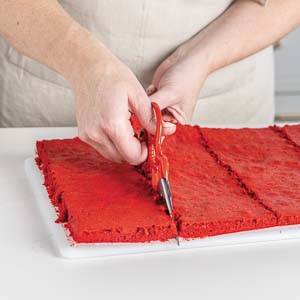 Cutting cake