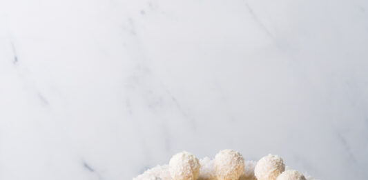 THE Coconut Cake THE Coconut Cake