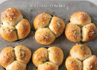 Roasted Garlic-and-Potato Clover Rolls Clover Rolls